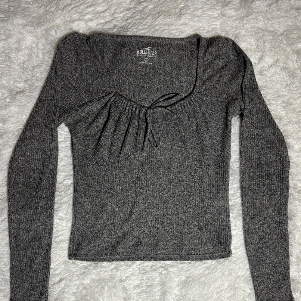 Hollister Charcoal Knit Blouse